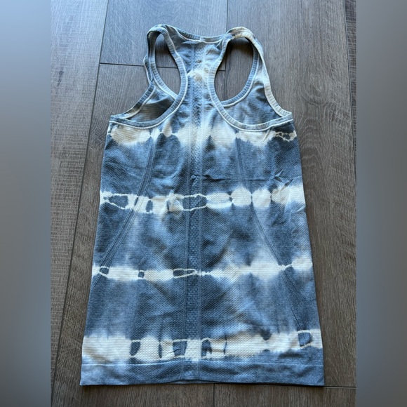 Lululemon Swiftly Tech Racerback Size 4 - Picture 2 of 5